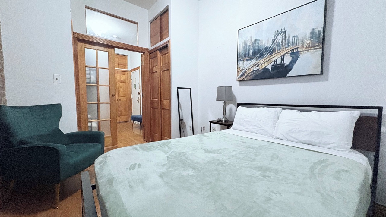 Photo of Bedroom in Garment District