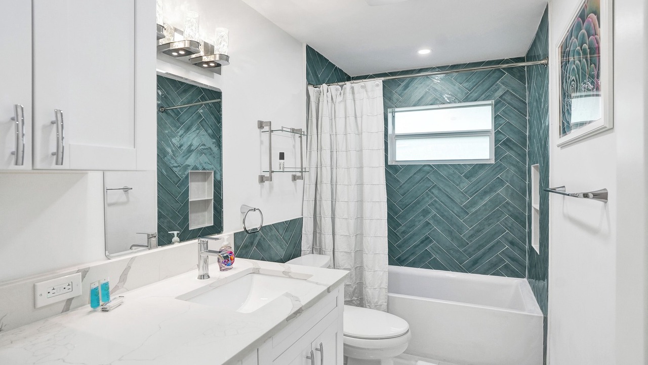 Photo of Bathroom in Sunset
