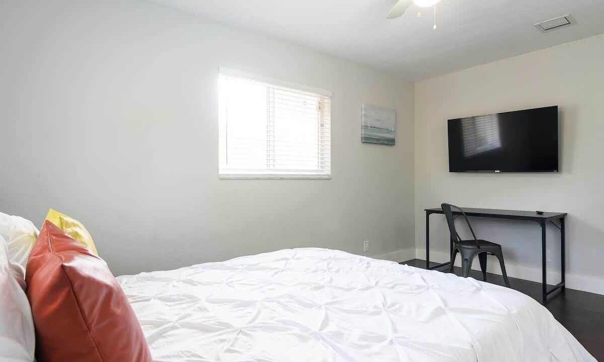 Photo of Bedroom in Coral Ridge Isles
