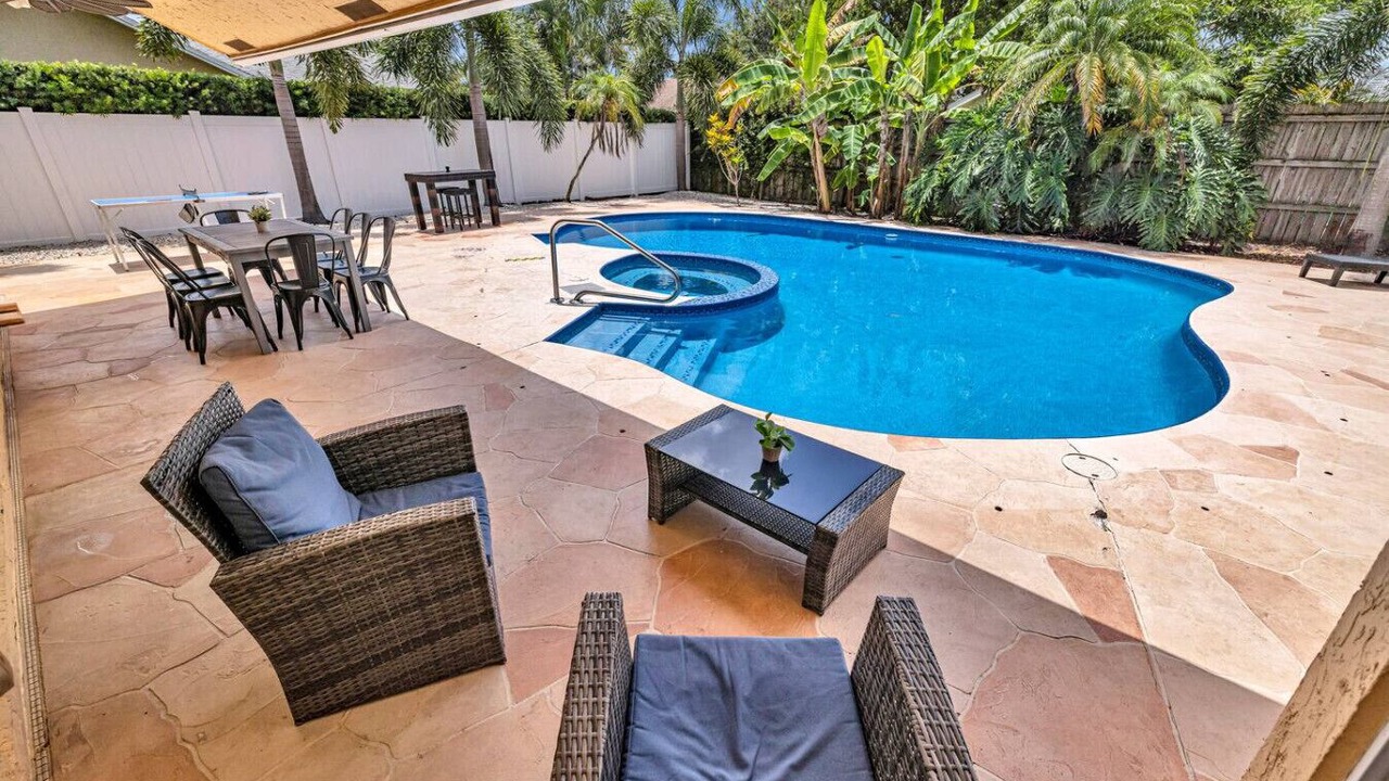 Photo of Outdoor in Tropic Palms