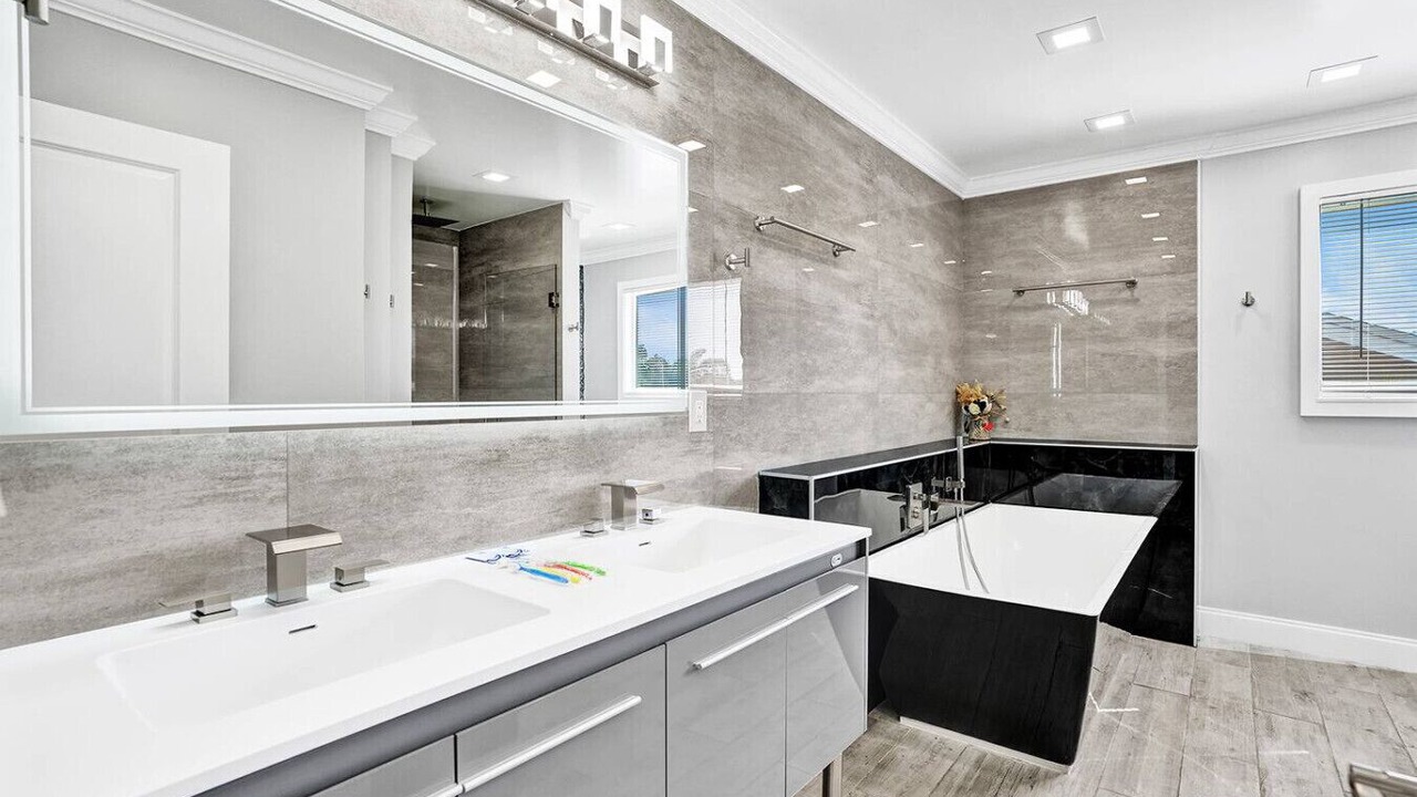 Photo of Bathroom in Dania Beach