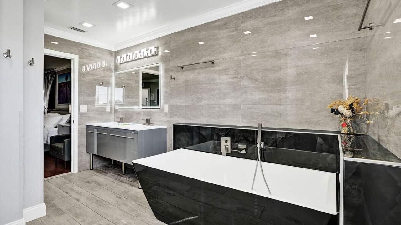 Photo of Bathroom in Dania Beach