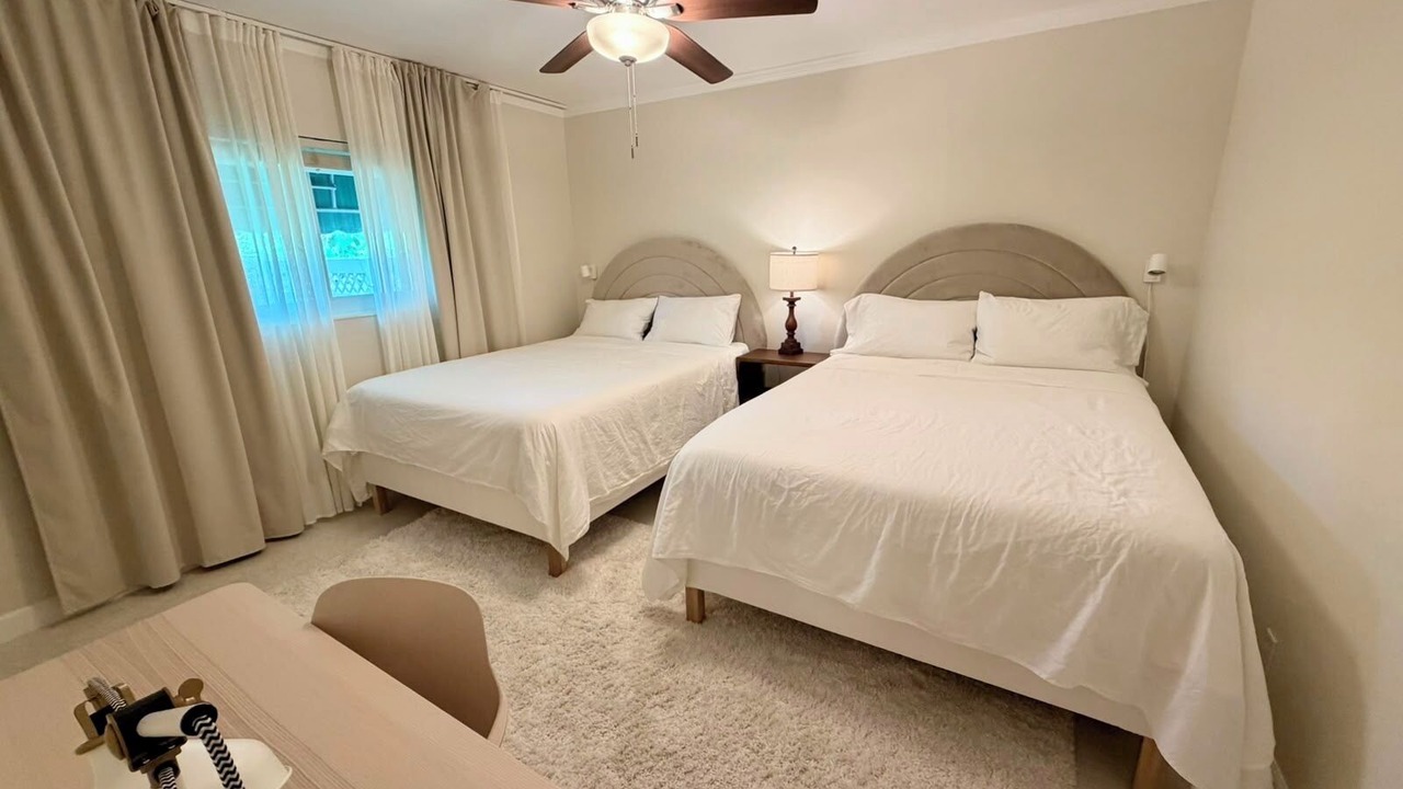 Photo of Bedroom in Hollywood Lakes