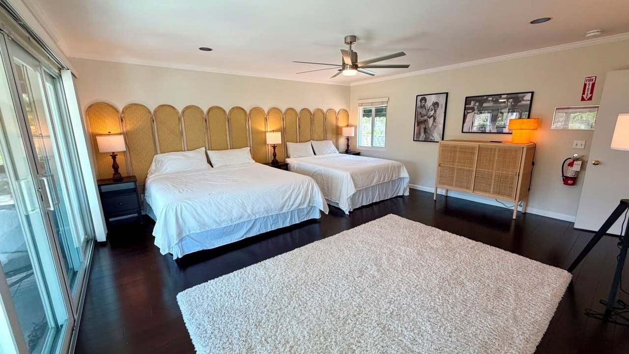 Photo of Bedroom in Hollywood Lakes