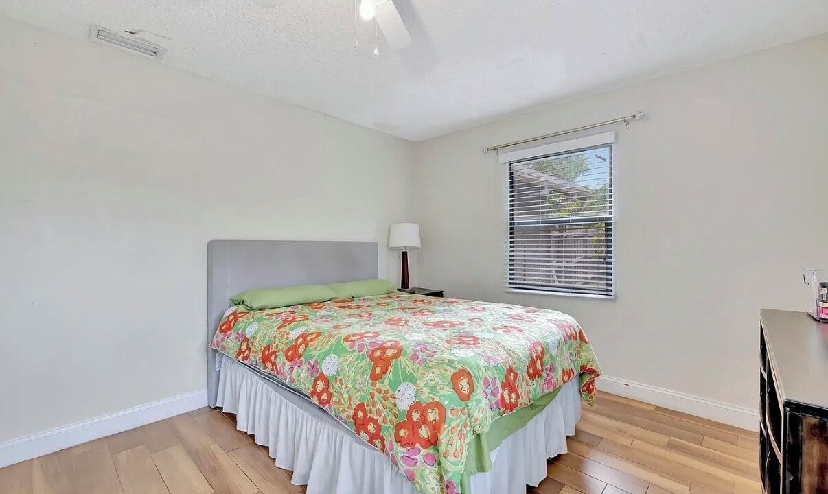 Photo of Bedroom in North Lauderdale