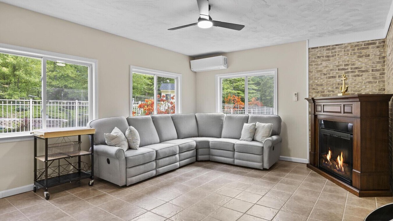 Photo of Livingroom in Davidsonville