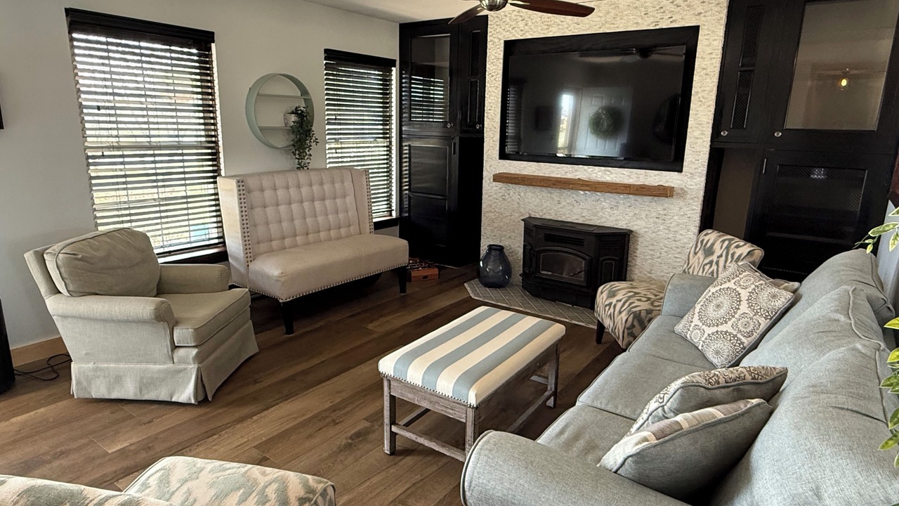 Photo of Livingroom in Milford