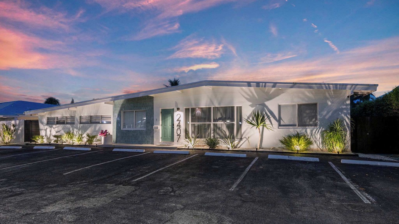 Photo of Outdoor in Dolphin Isles