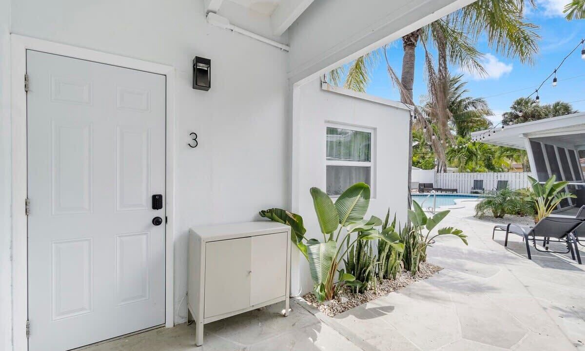 Photo of Patio Balcony in Dolphin Isles