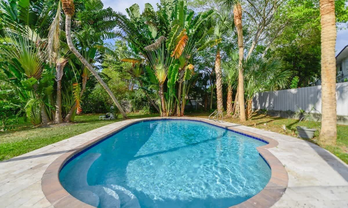Photo of Outdoor in Middle River Terrace