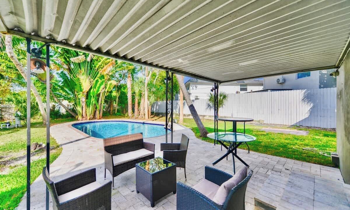 Photo of Outdoor in Middle River Terrace