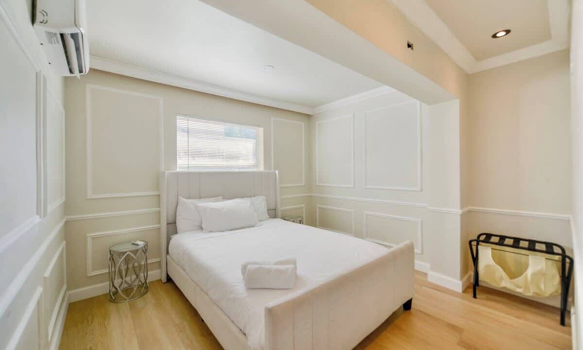 Photo of Bedroom in Middle River Terrace