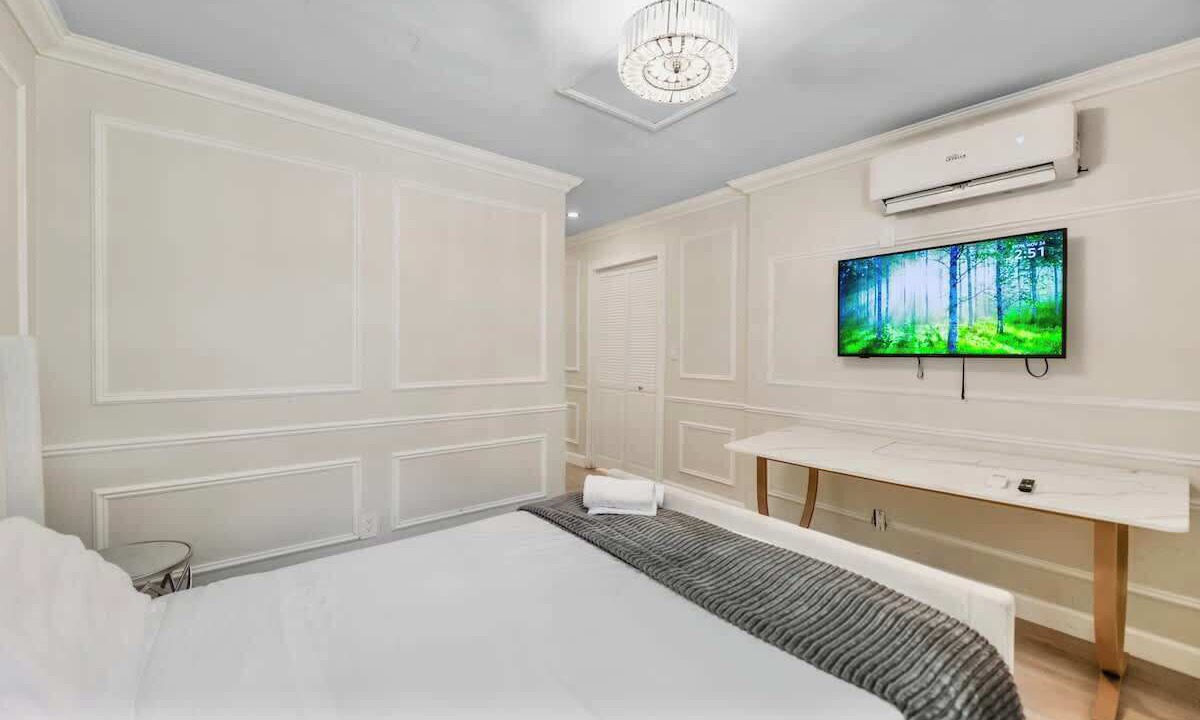Photo of Bedroom in Middle River Terrace