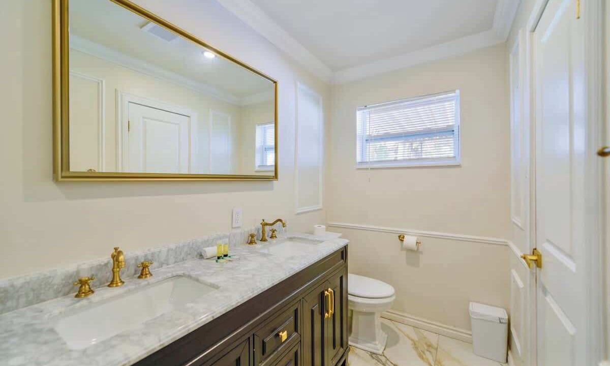 Photo of Bathroom in Middle River Terrace