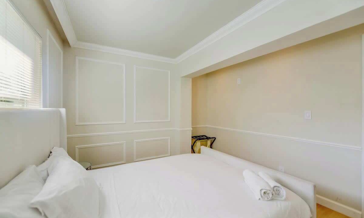 Photo of Bedroom in Middle River Terrace