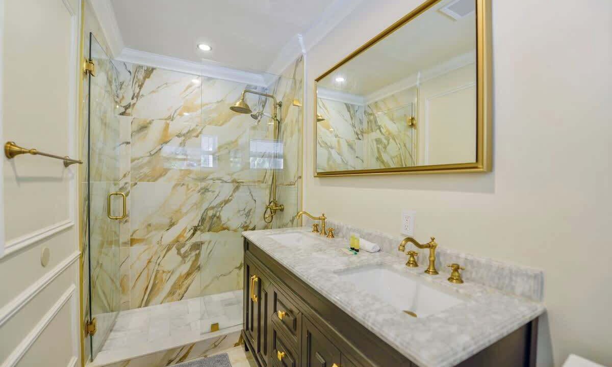 Photo of Bathroom in Middle River Terrace