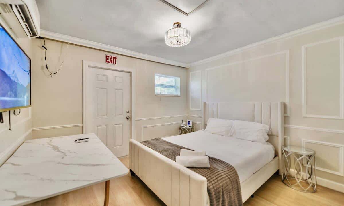 Photo of Bedroom in Middle River Terrace