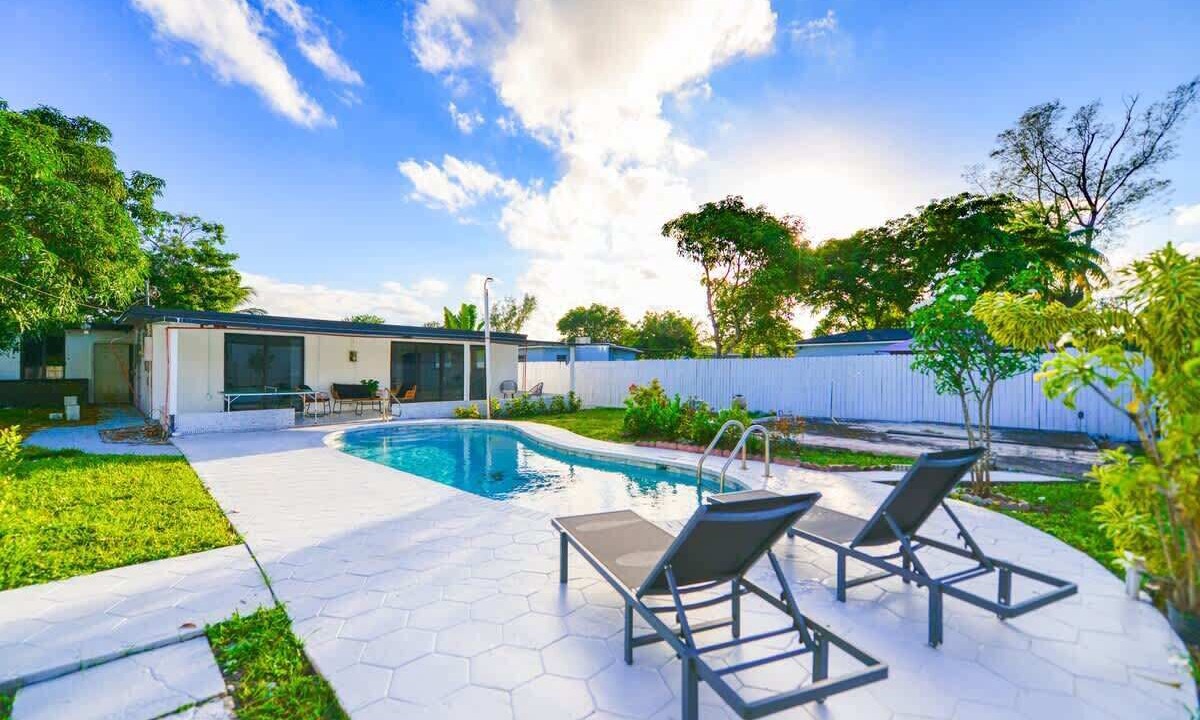 Photo of Outdoor in North Miami