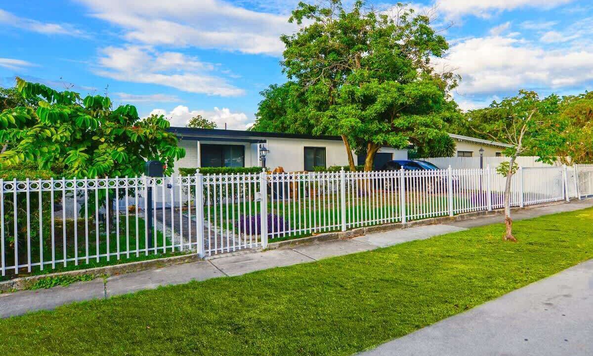 Photo of Outdoor in North Miami