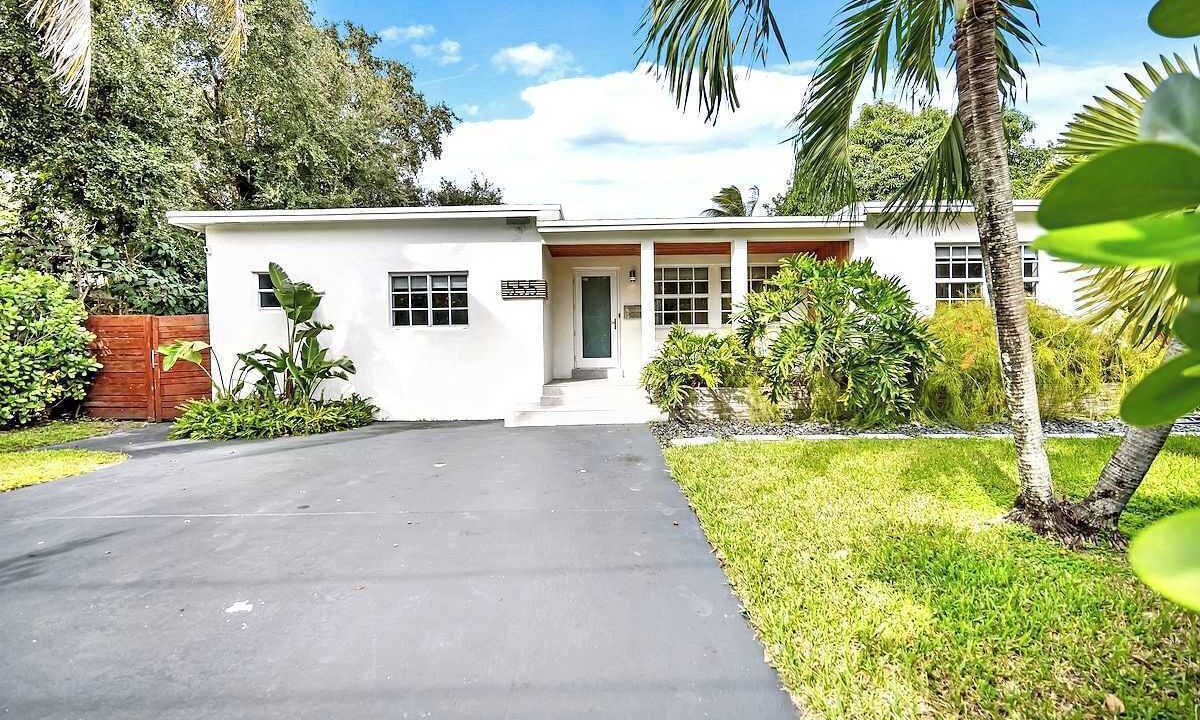 Photo of Outdoor in North Miami