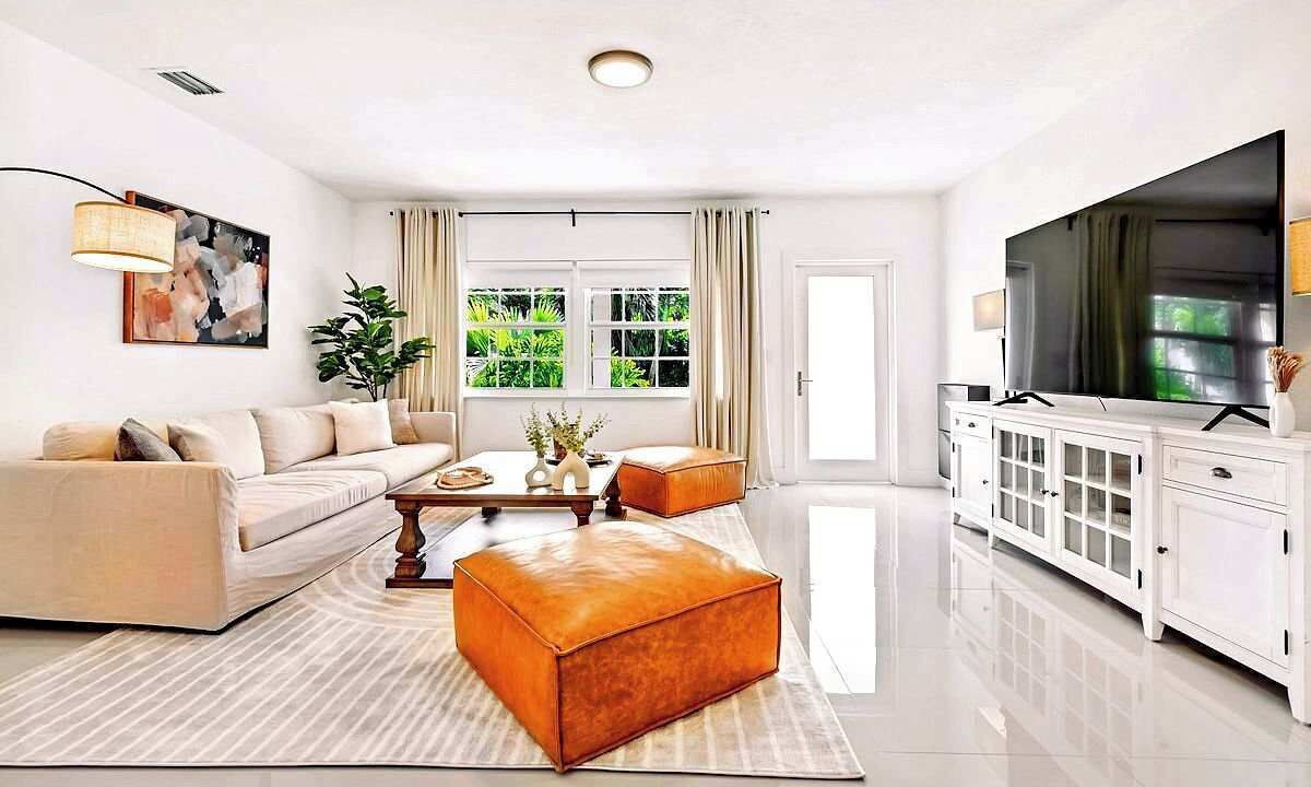 Photo of Livingroom in North Miami