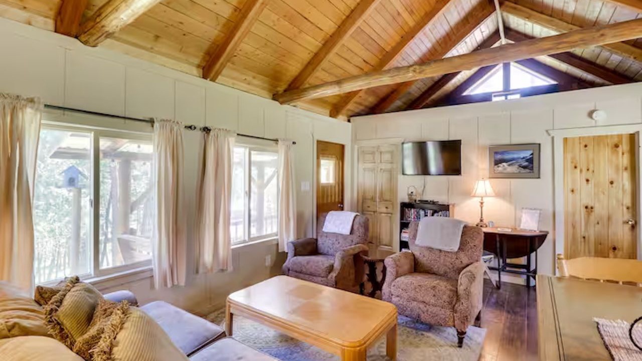 Photo of Livingroom in Rexford