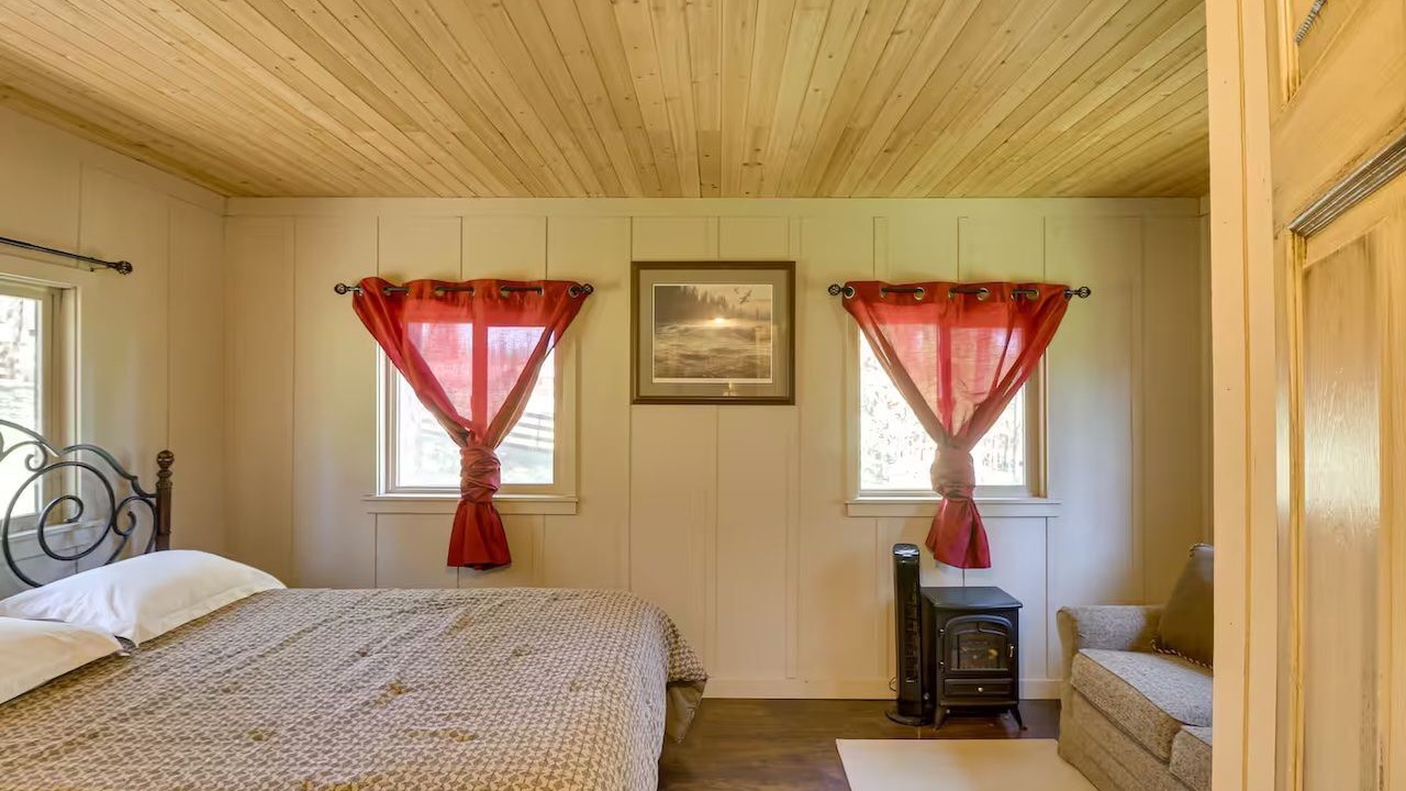 Photo of Bedroom in Rexford