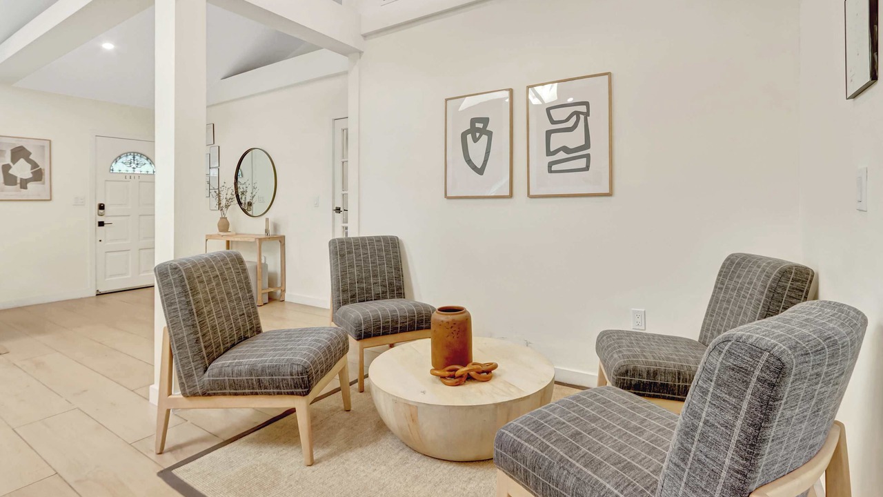 Photo of Bedroom in Biscayne Park