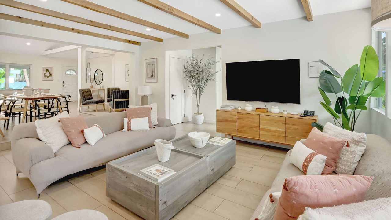 Photo of Bedroom in Biscayne Park