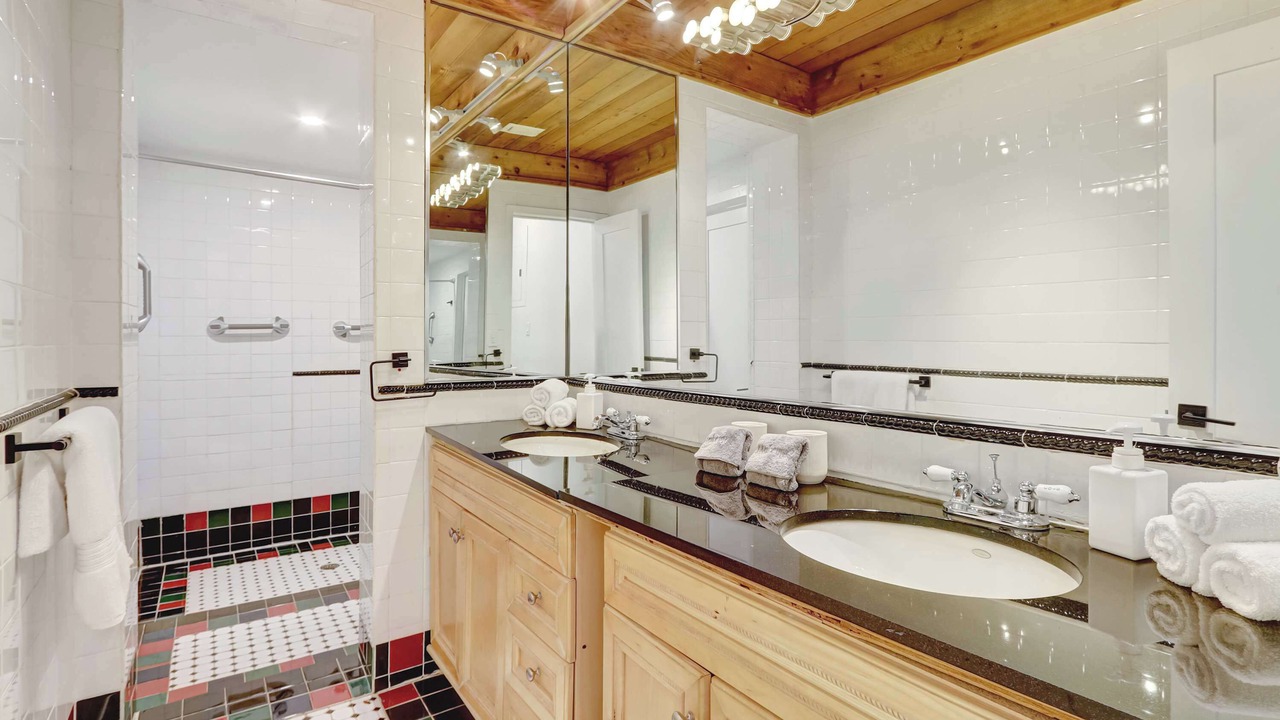 Photo of Bathroom in Biscayne Park
