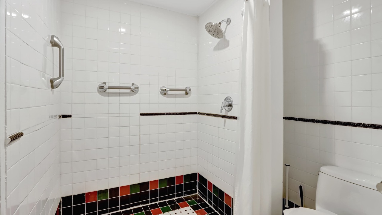 Photo of Bathroom in Biscayne Park
