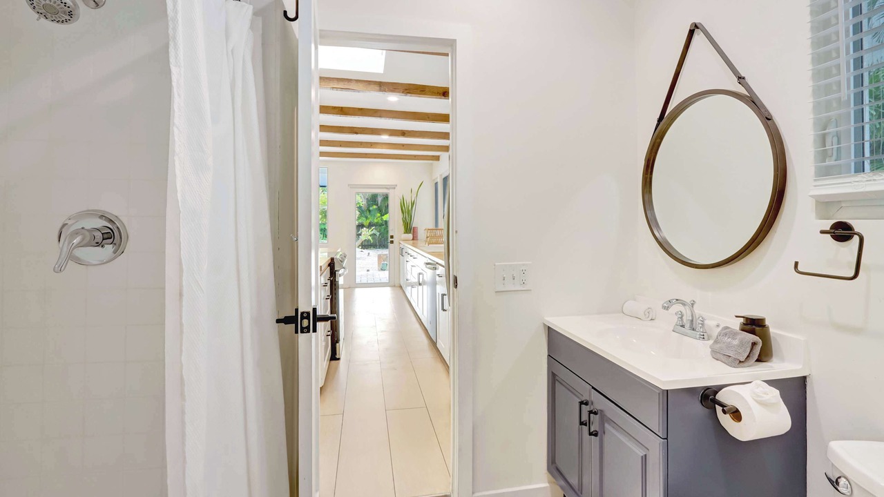 Photo of Bathroom in Biscayne Park