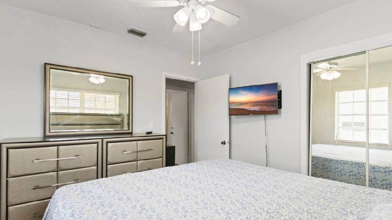 Photo of Bedroom in Miami Gardens