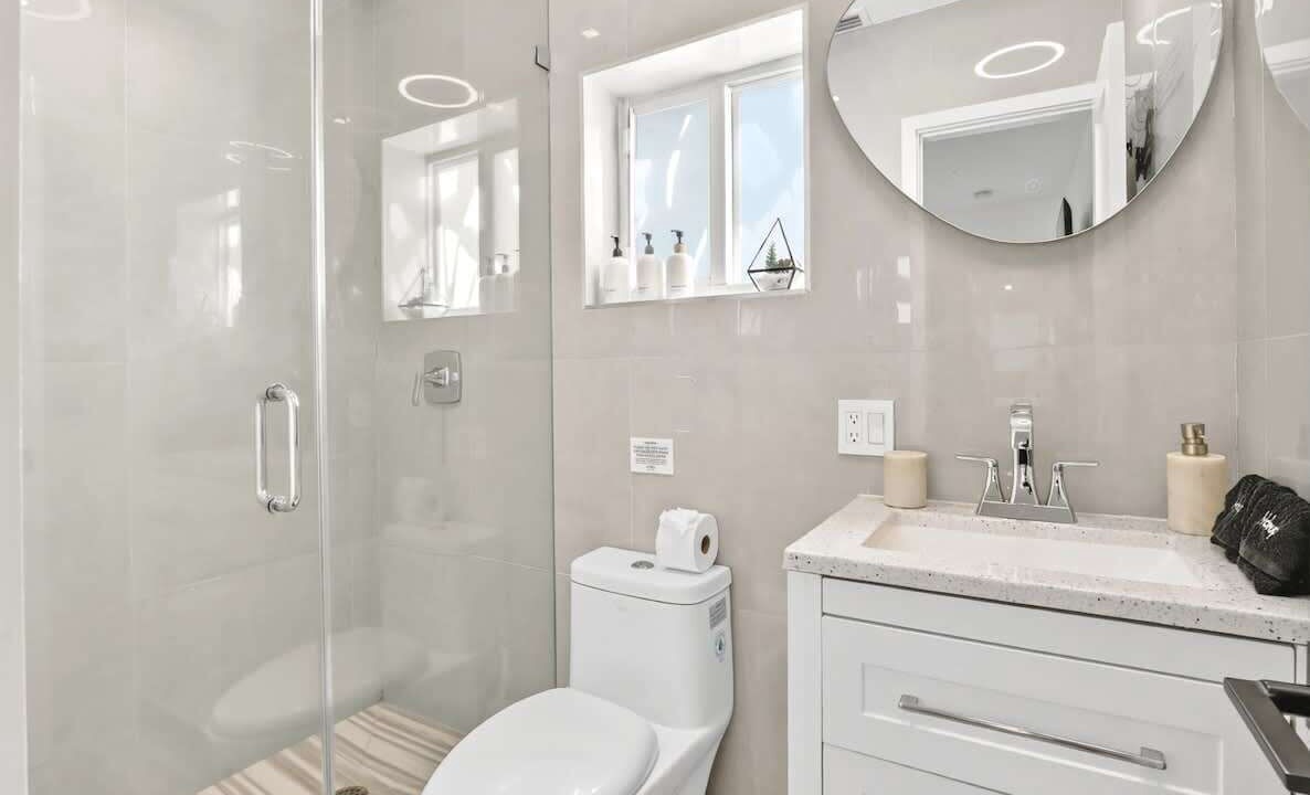Photo of Bathroom in Golden Glades