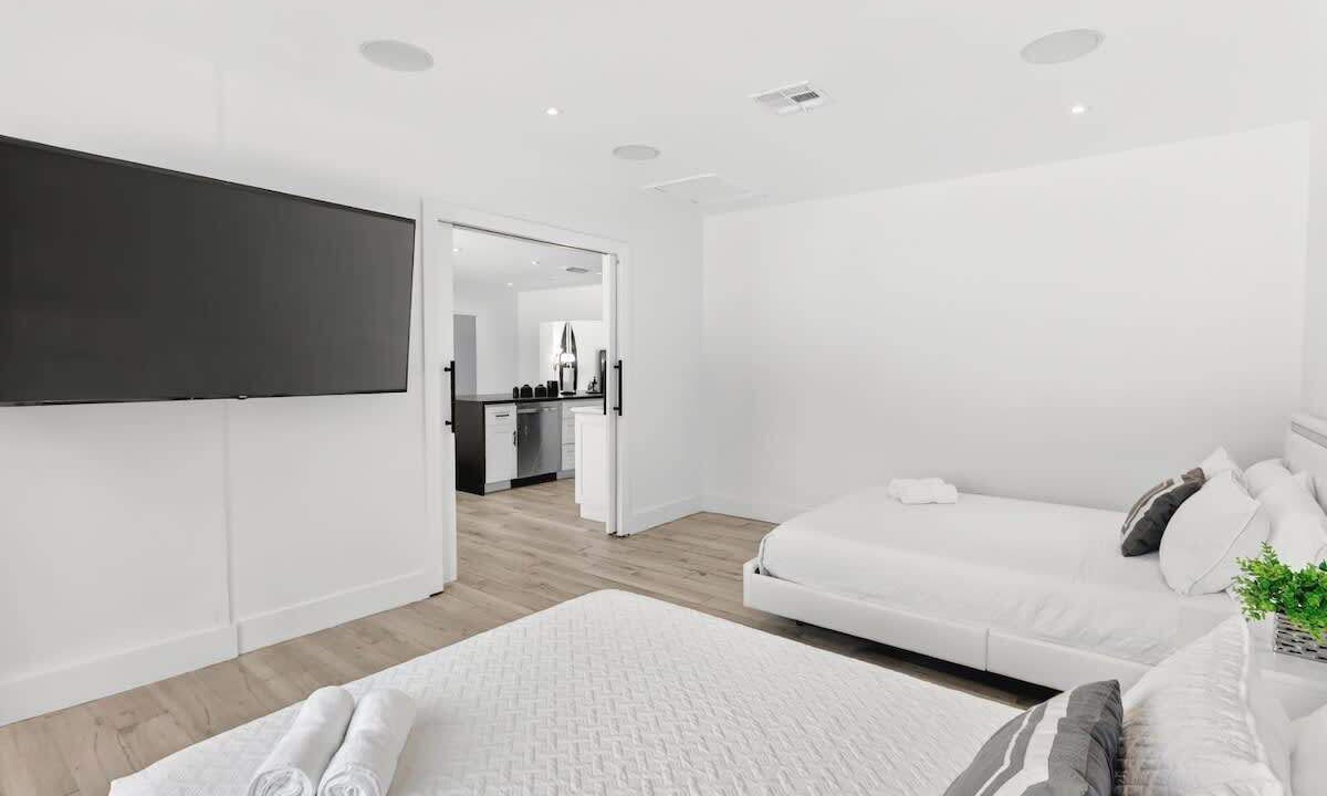 Photo of Others in Golden Glades