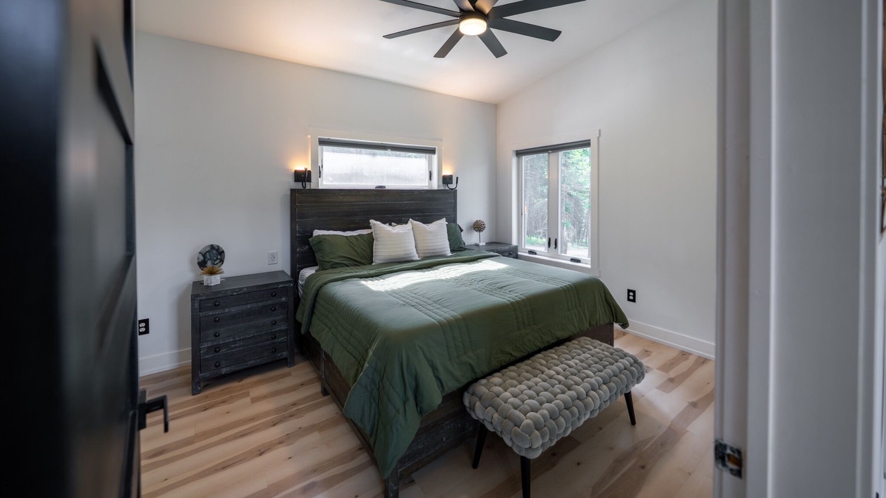 Photo of Bedroom in Lakeside