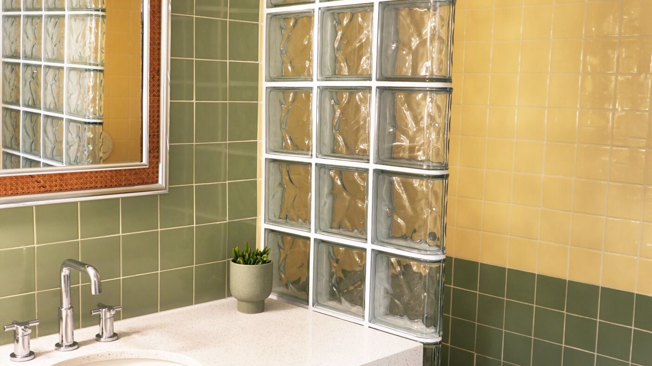 Photo of Bathroom in Dolphin Isles