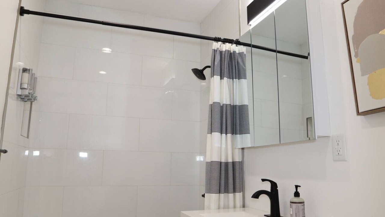 Photo of Bathroom in Communipaw