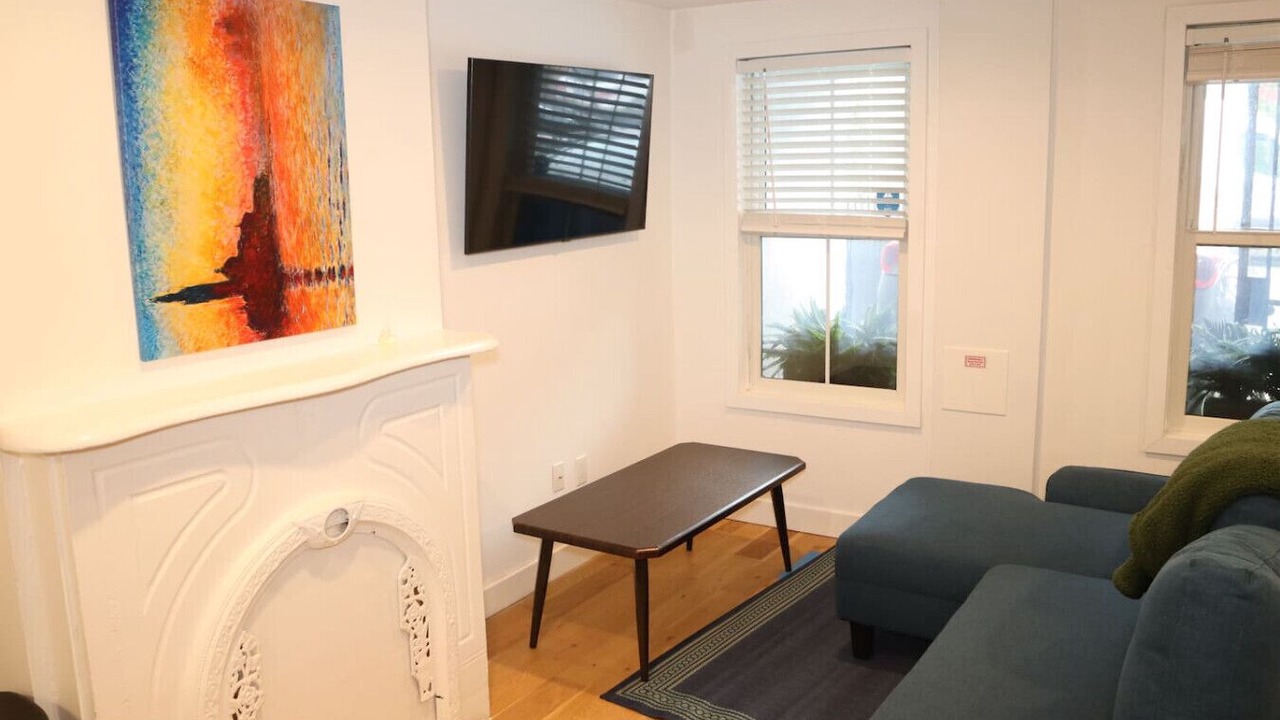 Photo of Livingroom in Communipaw