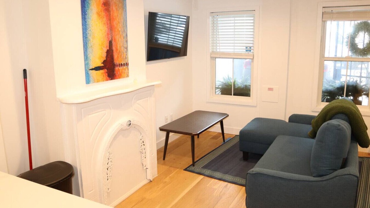 Photo of Livingroom in Communipaw
