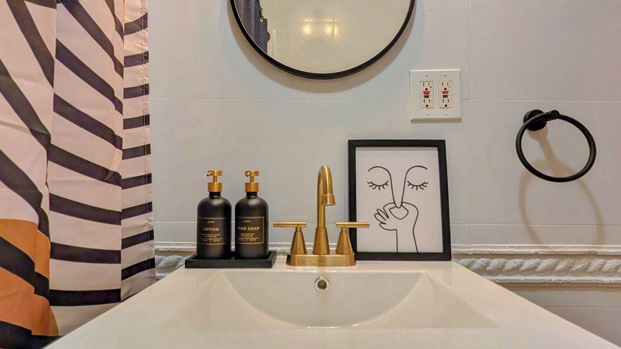 Photo of Bathroom in Weehawken
