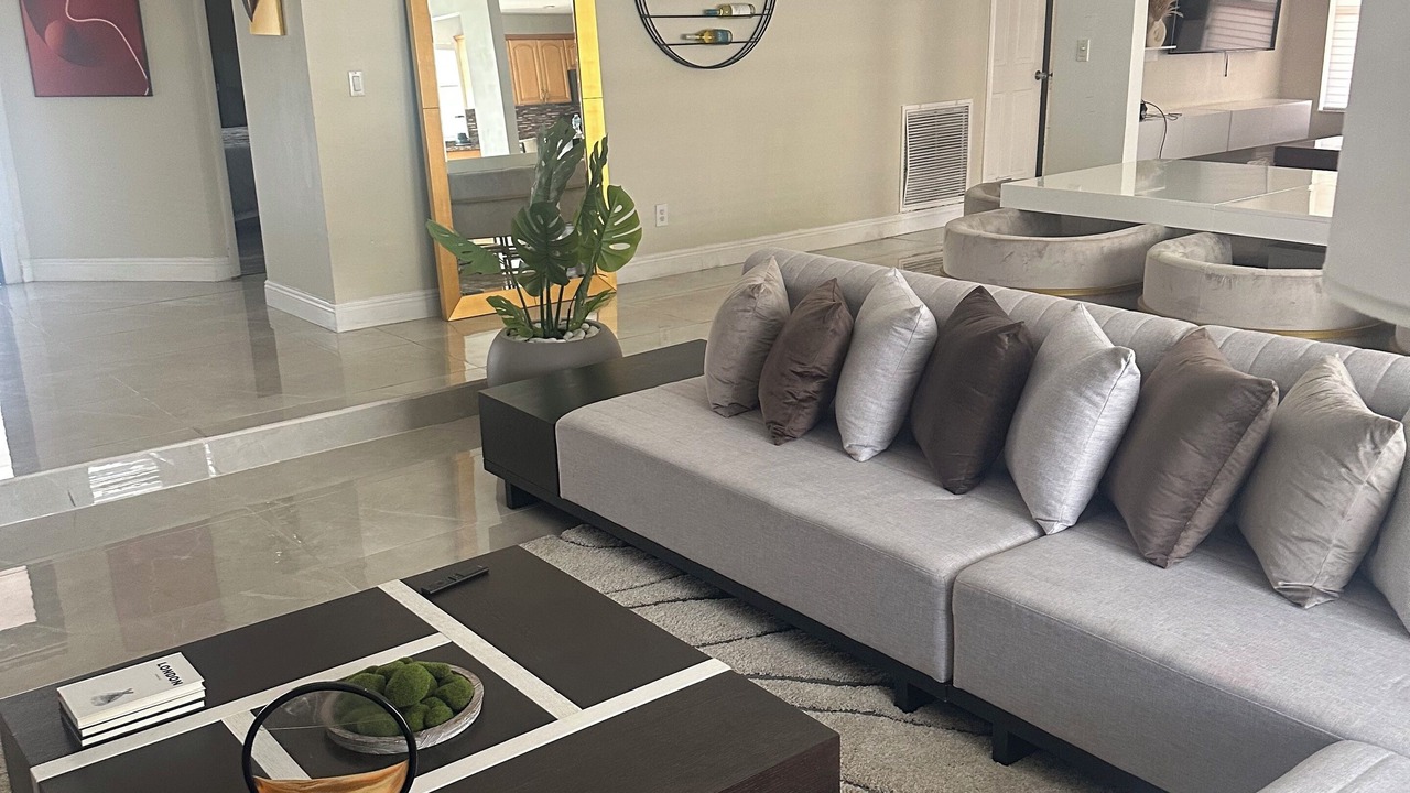 Photo of Livingroom in Tamarac