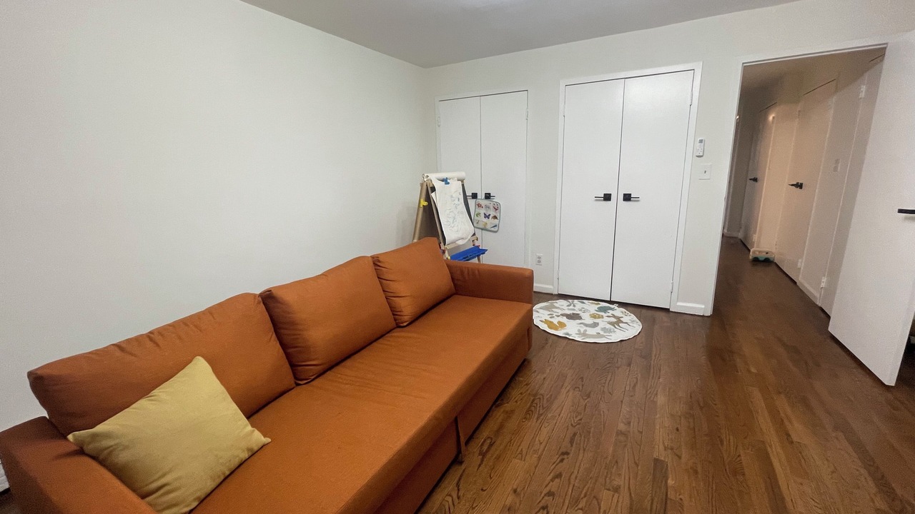 Photo of Livingroom in Longwood