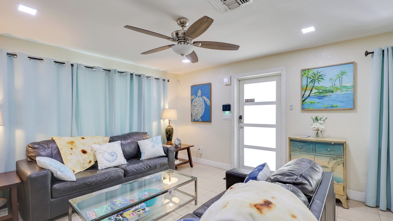 Photo of Livingroom in Central Fort Lauderdale