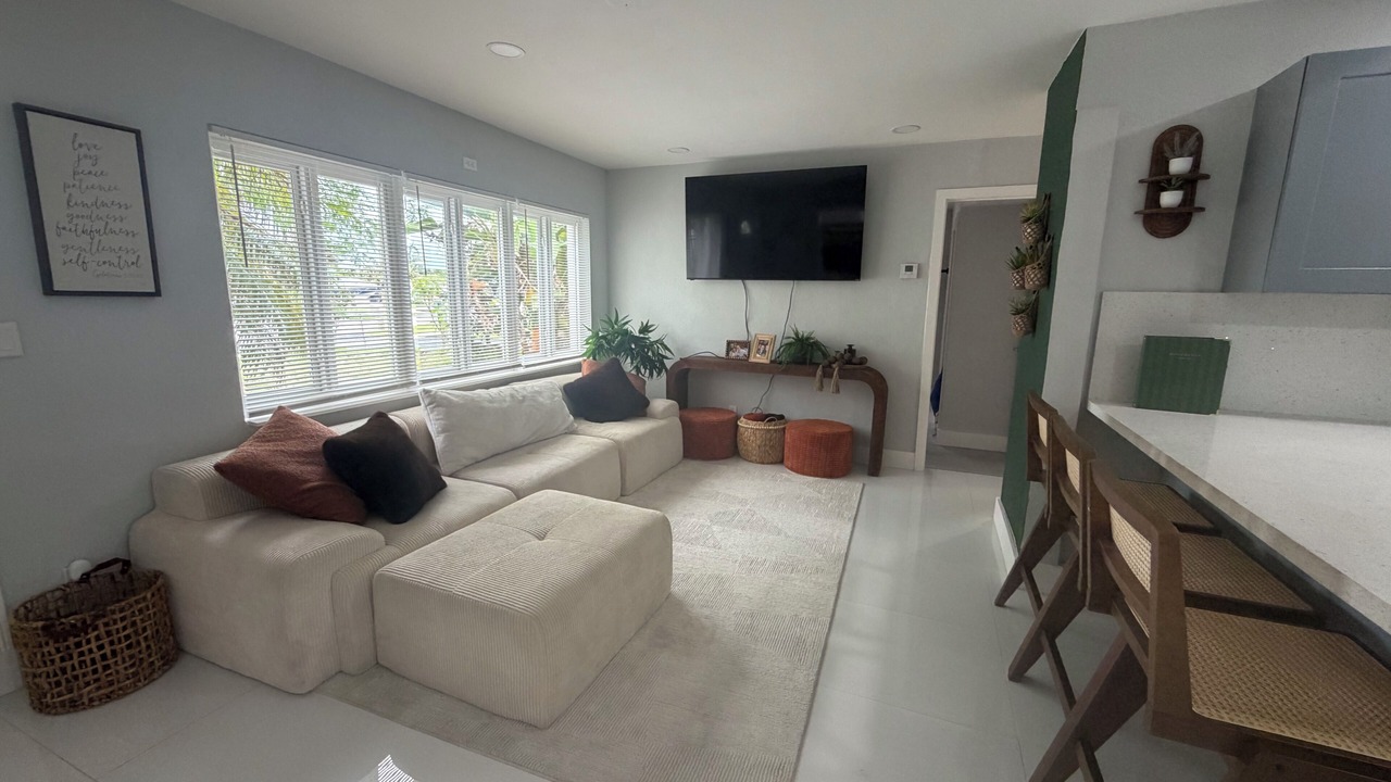 Photo of Livingroom in North Andrews Gardens
