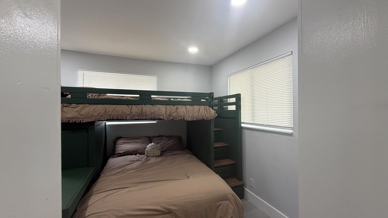 Photo of Bedroom in North Andrews Gardens