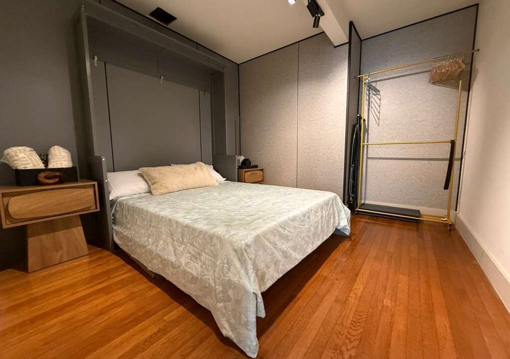 Photo of Bedroom in Miami Shores