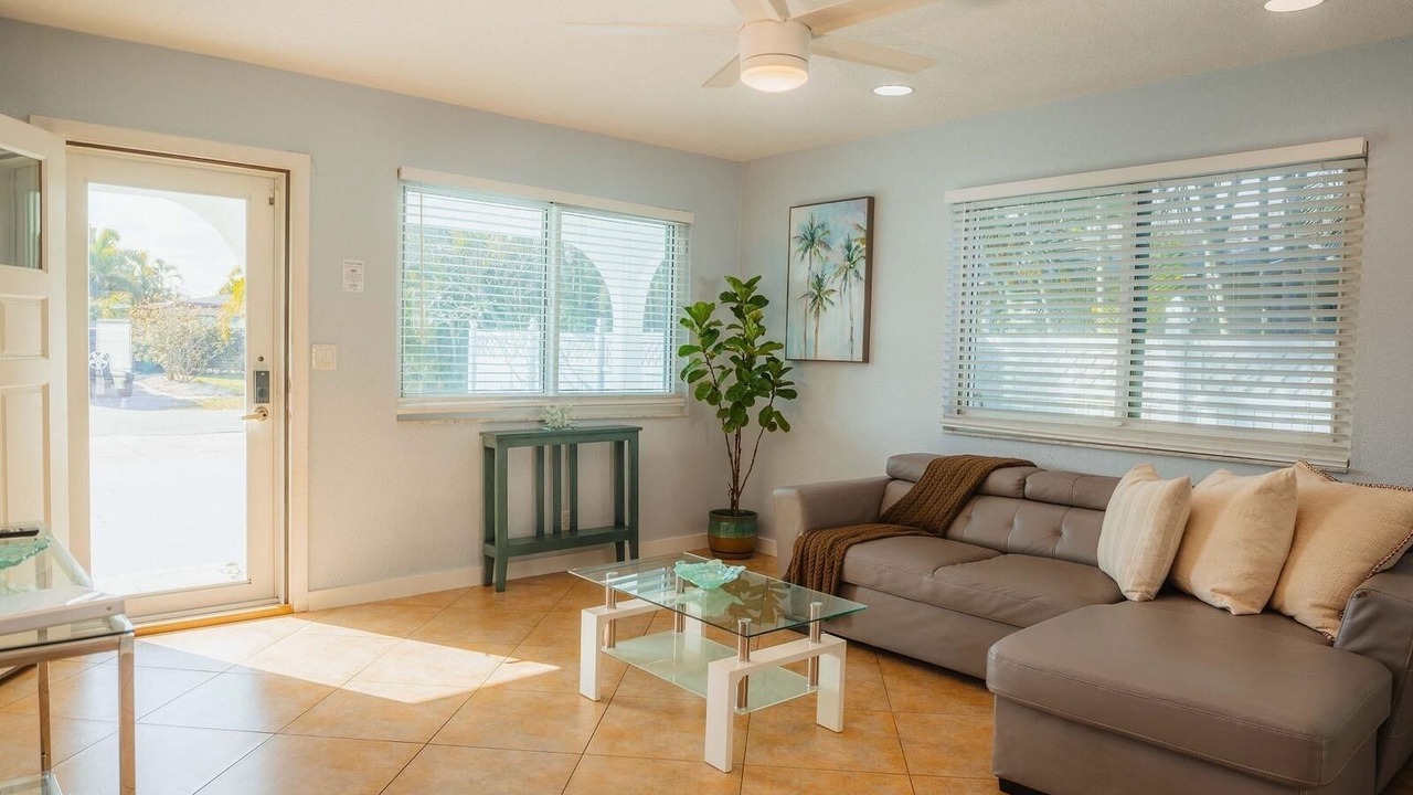 Photo of Livingroom in Dania Beach