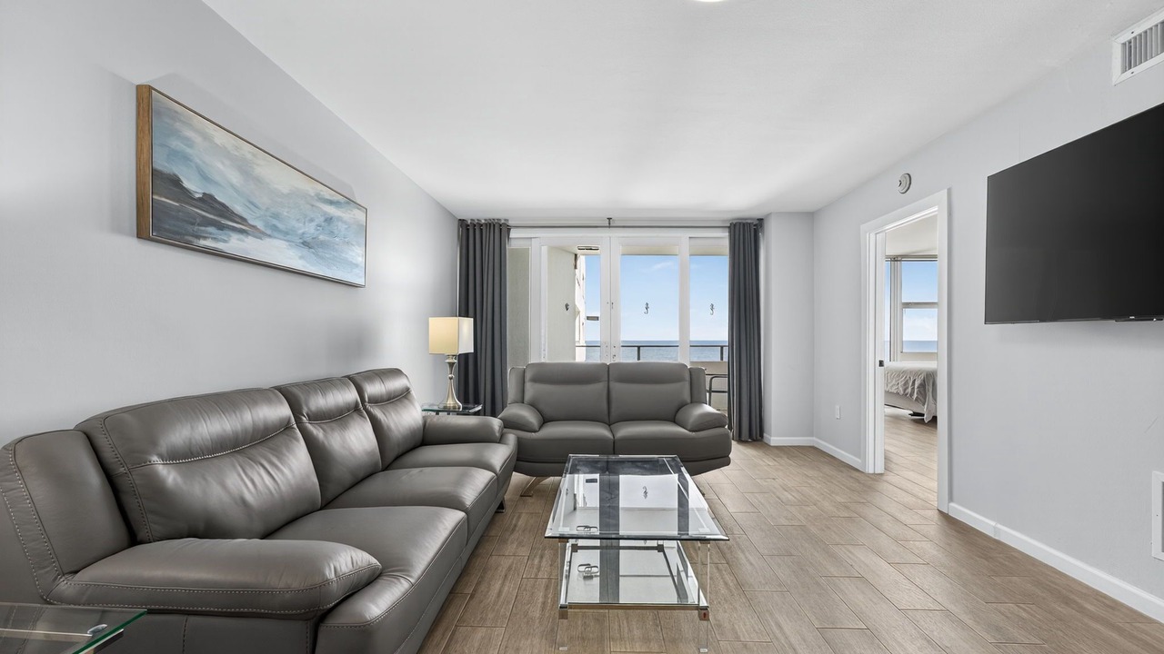 Photo of Livingroom in Galt Mile