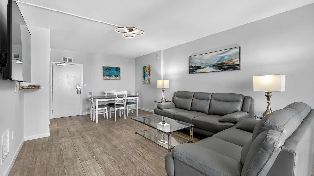 Photo of Livingroom in Galt Mile